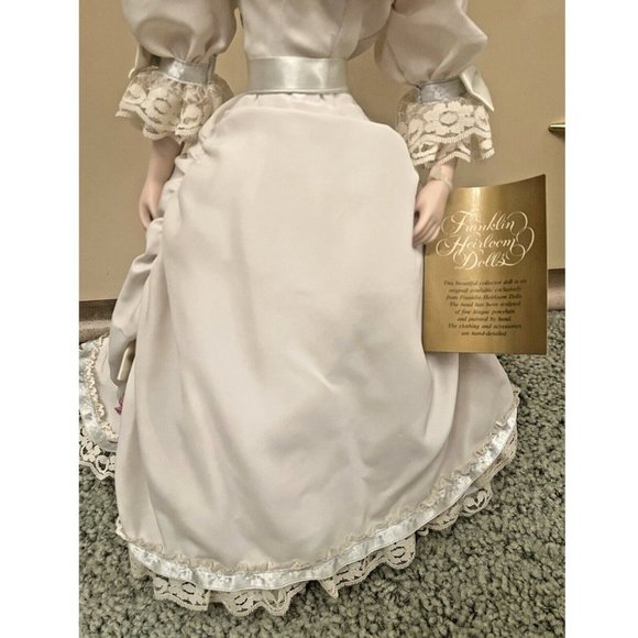VINTAGE MINT #10 FRANKLIN HEIRLOOM 17" PORCELAIN DOLL WEDDING DRESS LACE FLOWERS - Picture 6 of 11